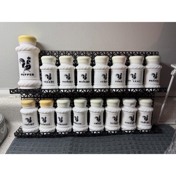 Vintage Hazel Atlas 17 pc Milk Glass Black Rooster Design Spices Shaker Set w/ B - Picture 3 of 13